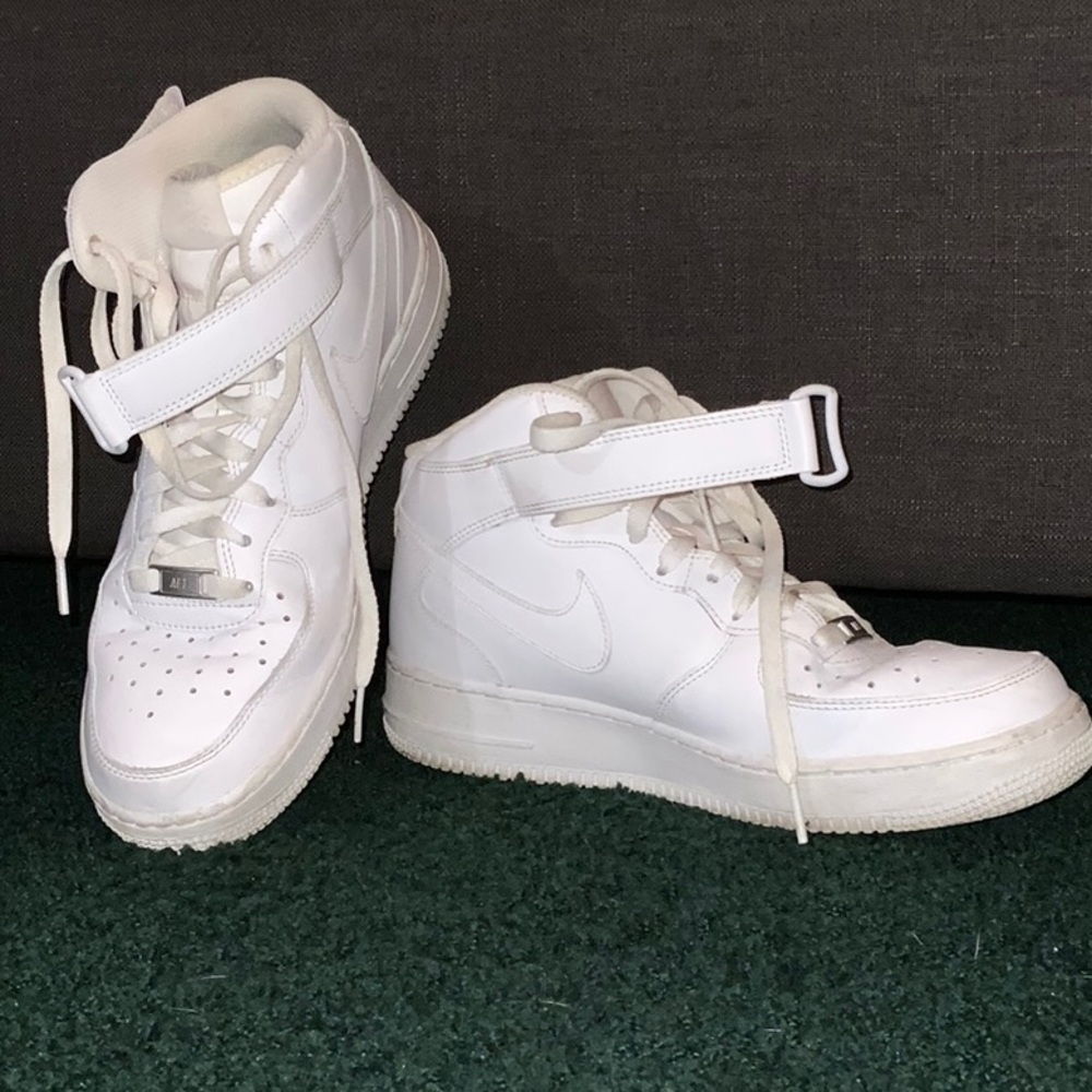 Nike AIR FORCE 1 MID